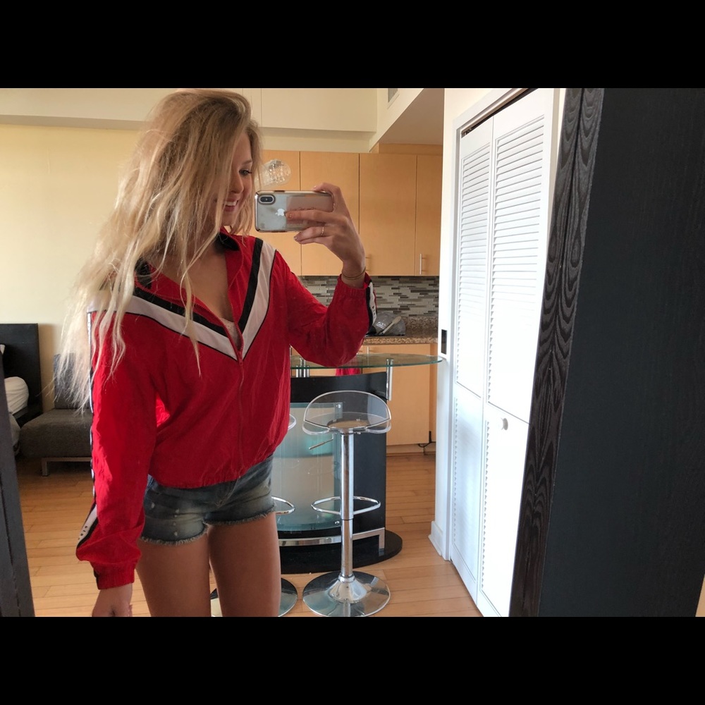 VS PINK SUPER CUTE SPORTY ANORAK
